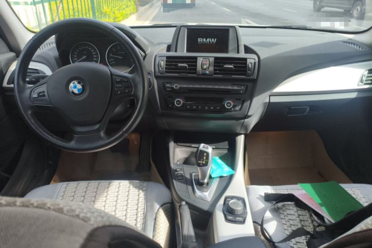 Used BMW 1 Series 2013 Facelifted 118i Leading Edition Center Console