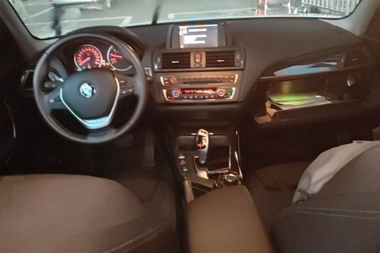 Used BMW 1 Series 2013 Revised 118i Sport Edition Center Console