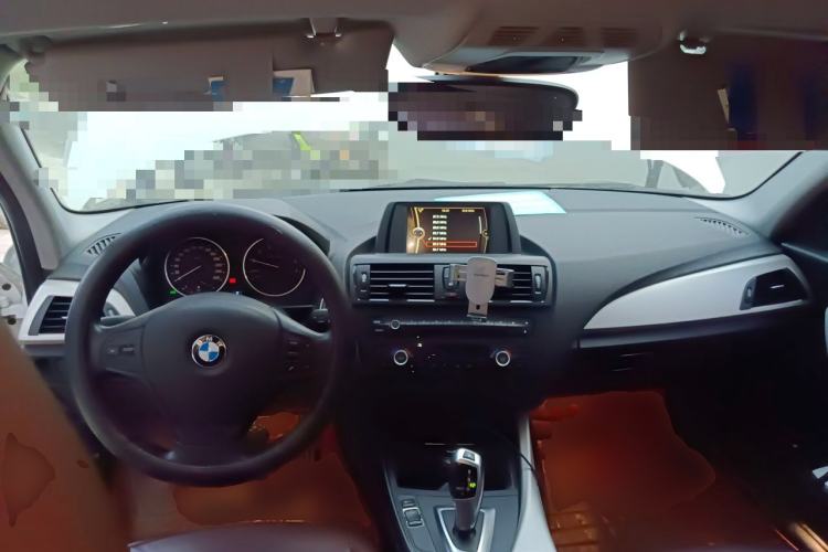 Used BMW 1 Series 2013 Facelifted 118i Leading Edition Center Console