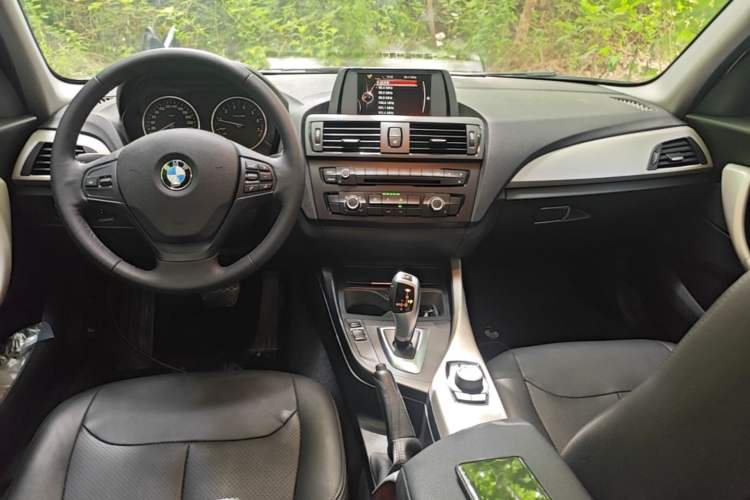 Used BMW 1 Series 2013 Revised 116i Leading Edition Center Console
