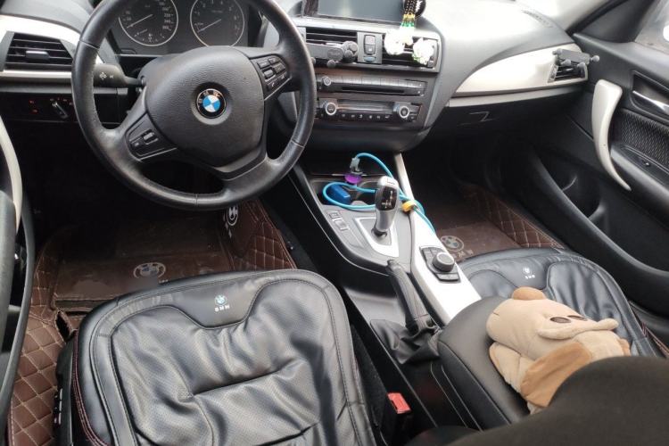Used BMW 1 Series 2013 Facelifted 118i Leading Edition Center Console