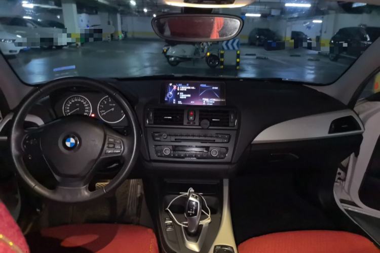Used BMW 1 Series 2013 Facelifted 118i Leading Edition Center Console