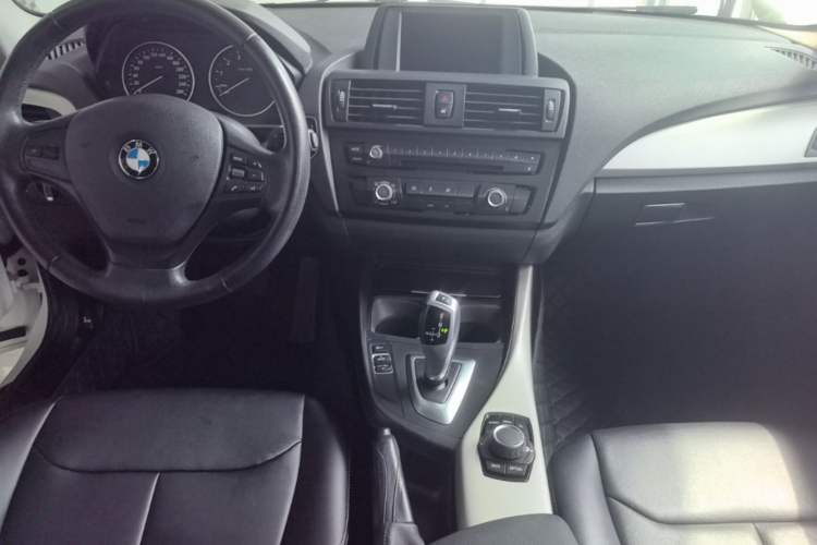 Used BMW 1 Series 2013 Revised 116i Leading Edition Center Console