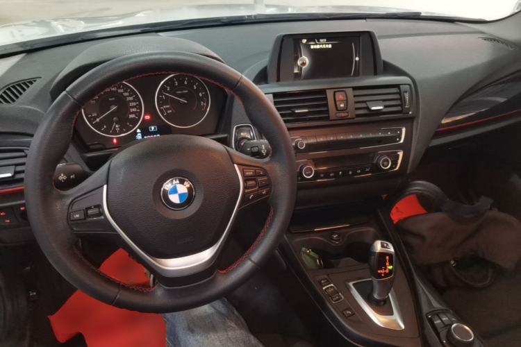 Used BMW 1 Series 2013 Revised 118i Sport Edition Center Console