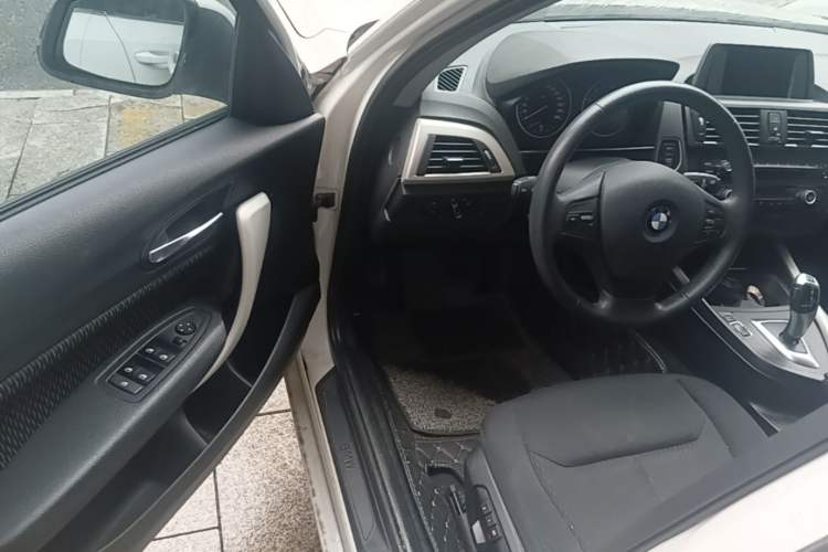 Used BMW 1 Series 2013 Facelifted 118i Leading Edition Driver Seat