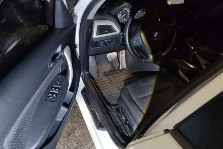 Used BMW 1 Series 2013 Facelifted 118i Leading Edition Driver Seat