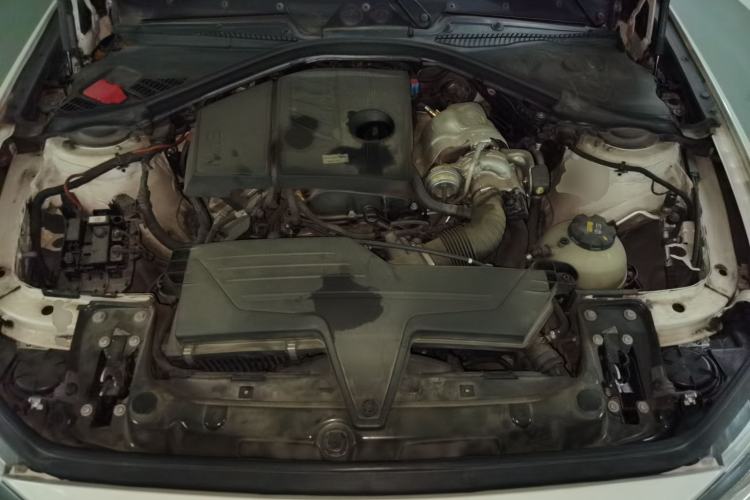 Used BMW 1 Series 2013 Revised 116i Leading Edition Engine Bay