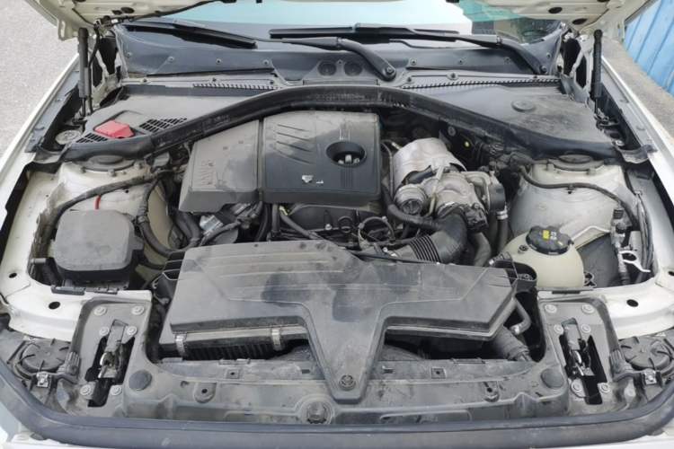 Used BMW 1 Series 2013 Revised 116i Leading Edition Engine Bay