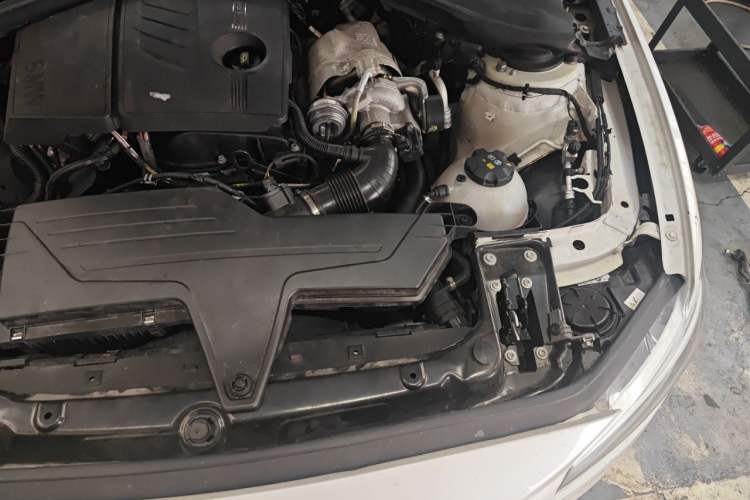 Used BMW 1 Series 2013 Revised 116i Leading Edition Engine Bay Left
