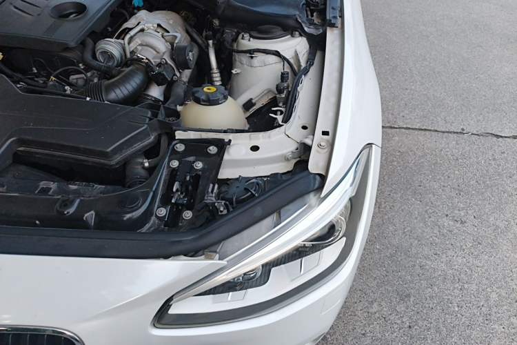 Used BMW 1 Series 2013 Facelifted 118i Leading Edition Engine Bay Left