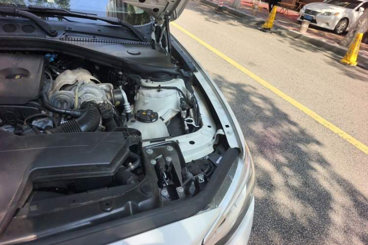 Used BMW 1 Series 2013 Revised 116i Leading Edition Engine Bay Left