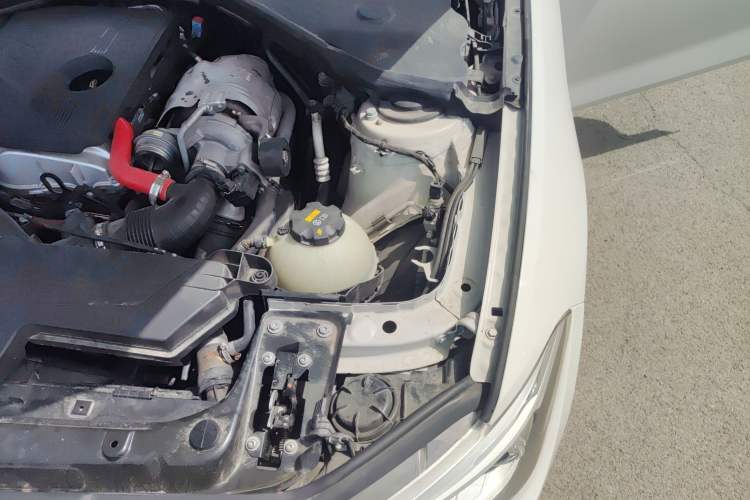 Used BMW 1 Series 2013 Revised 118i Sport Edition Engine Bay Left