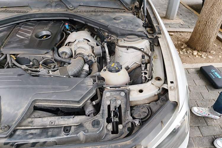 Used BMW 1 Series 2013 Revised 116i Leading Edition Engine Bay Left