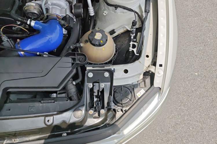 Used BMW 1 Series 2013 Facelifted 118i Leading Edition Engine Bay Left