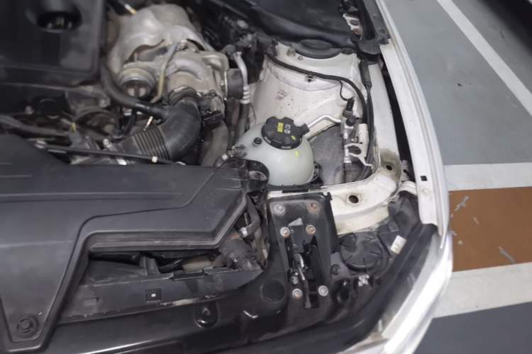 Used BMW 1 Series 2013 Revised 118i Sport Edition Engine Bay Left
