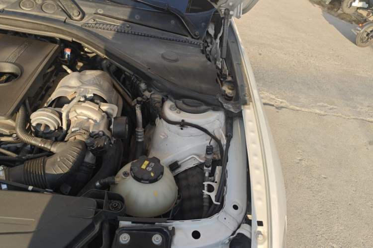 Used BMW 1 Series 2013 Revised 118i Sport Edition Engine Bay Left