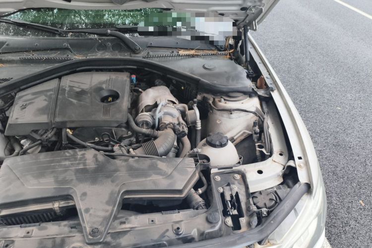 Used BMW 1 Series 2013 Revised 118i Sport Edition Engine Bay Left