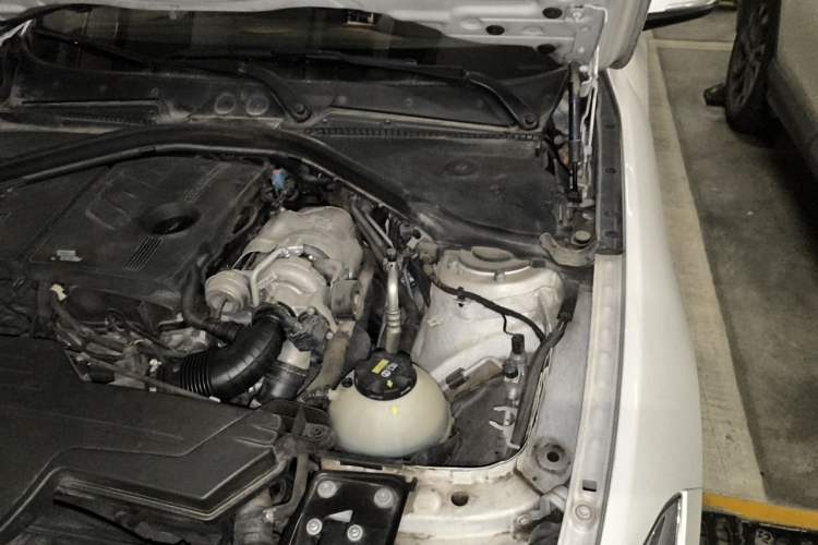 Used BMW 1 Series 2013 Revised 118i Sport Edition Engine Bay Left