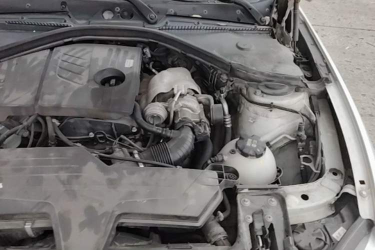 Used BMW 1 Series 2013 Revised 118i Sport Edition Engine Bay Left