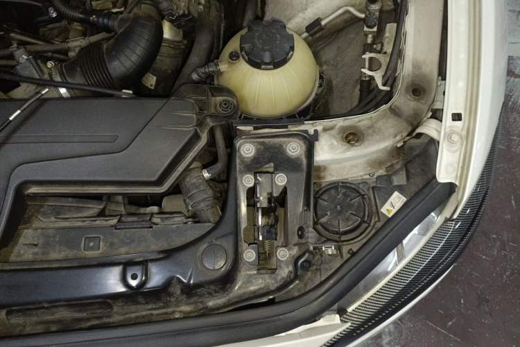 Used BMW 1 Series 2013 Revised 116i Leading Edition Engine Bay Left