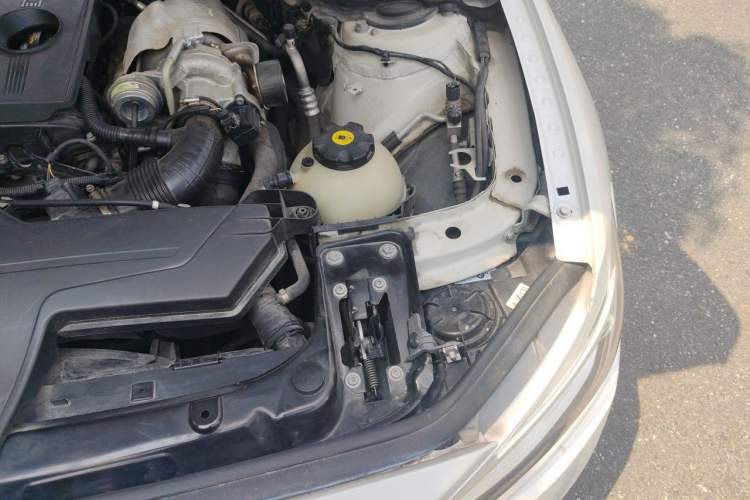 Used BMW 1 Series 2013 Facelifted 118i Leading Edition Engine Bay Left