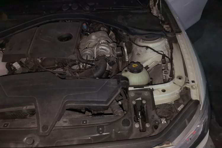 Used BMW 1 Series 2013 Facelifted 118i Leading Edition Engine Bay Left