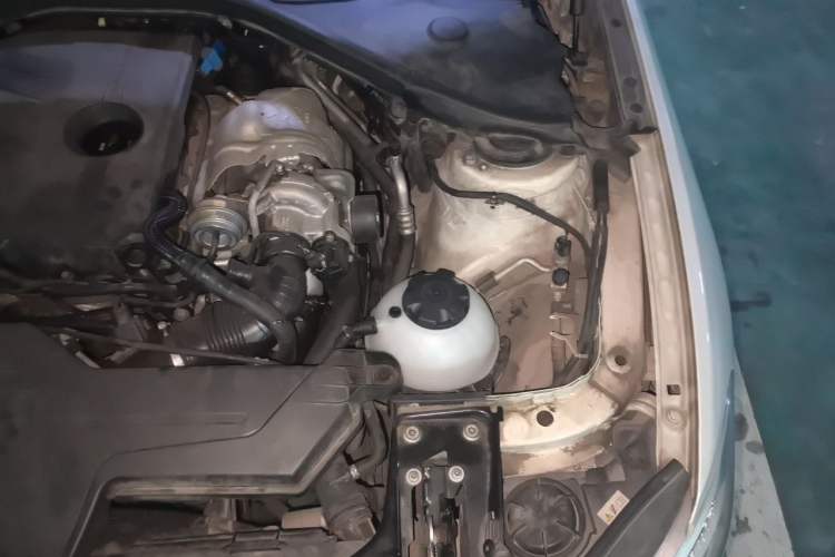 Used BMW 1 Series 2013 Facelifted 118i Leading Edition Engine Bay Left