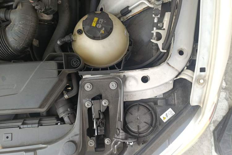 Used BMW 1 Series 2013 Facelifted 118i Leading Edition Engine Bay Left