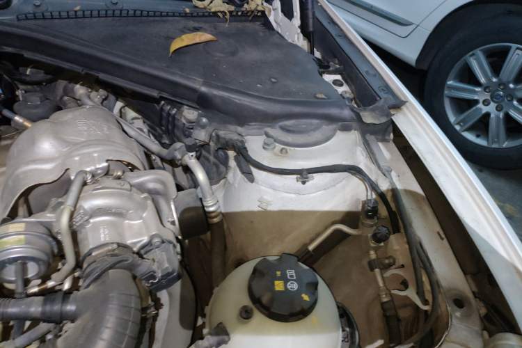 Used BMW 1 Series 2013 Facelifted 118i Leading Edition Engine Bay Left