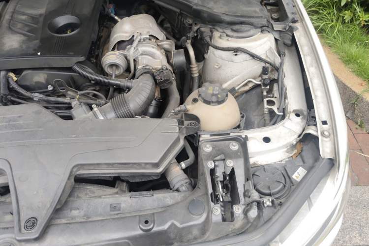 Used BMW 1 Series 2013 Facelifted 118i Leading Edition Engine Bay Left