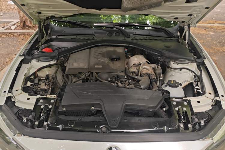 Used BMW 1 Series 2013 Revised 116i Leading Edition Engine Bay