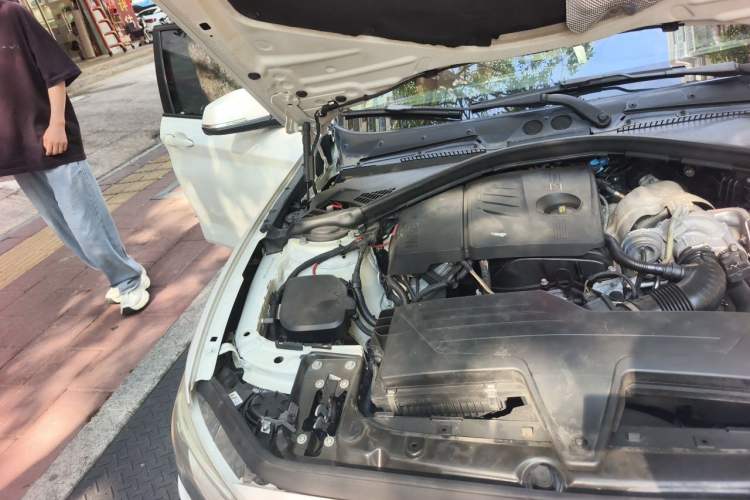 Used BMW 1 Series 2013 Revised 116i Leading Edition Engine Bay Right