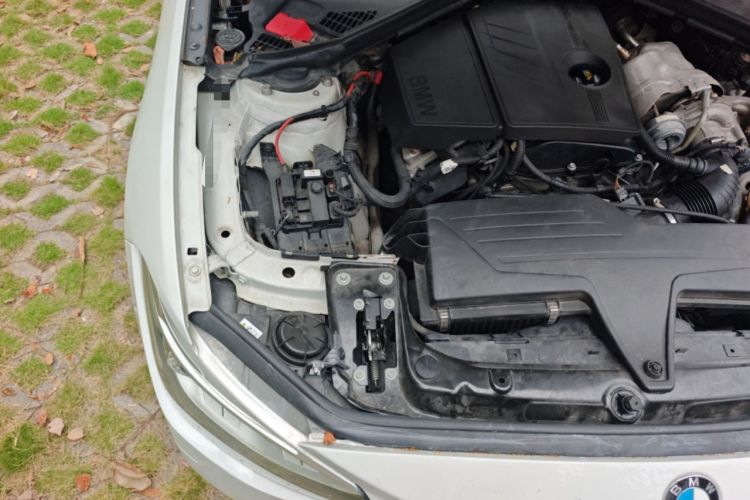 Used BMW 1 Series 2013 Revised 116i Urban Edition Engine Bay Right