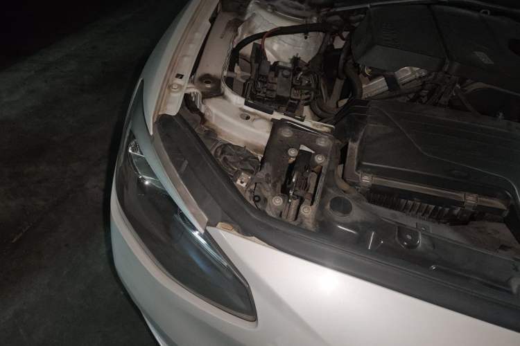 Used BMW 1 Series 2013 Revised 116i Leading Edition Engine Bay Right