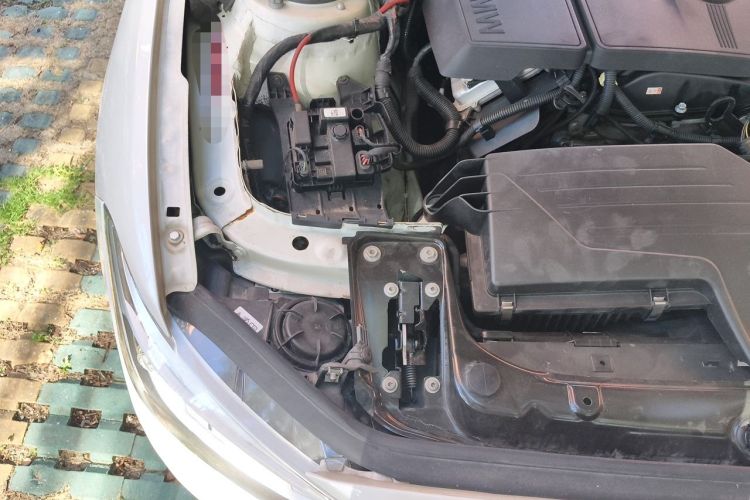 Used BMW 1 Series 2013 Revised 118i Sport Edition Engine Bay Right