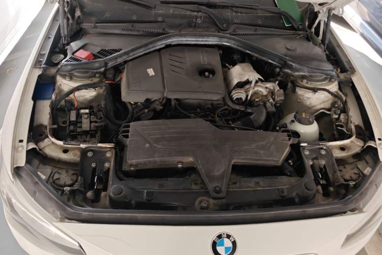 Used BMW 1 Series 2013 Revised 118i Sport Edition Engine Bay