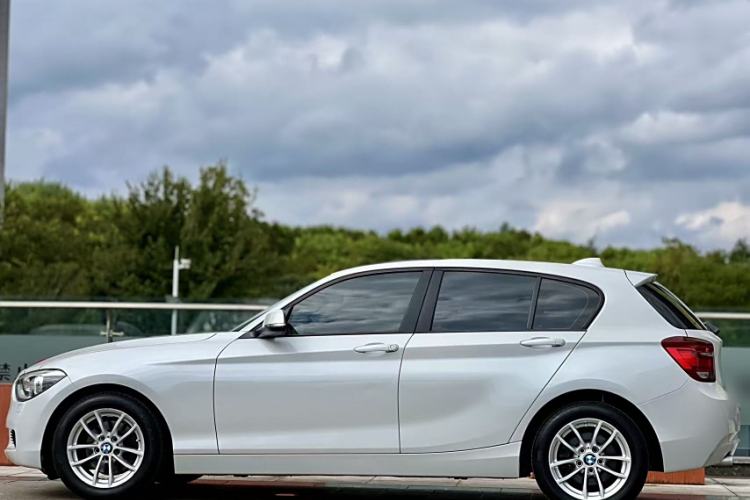 Used BMW 1 Series 2013 Facelifted 118i Leading Edition Exterior 2
