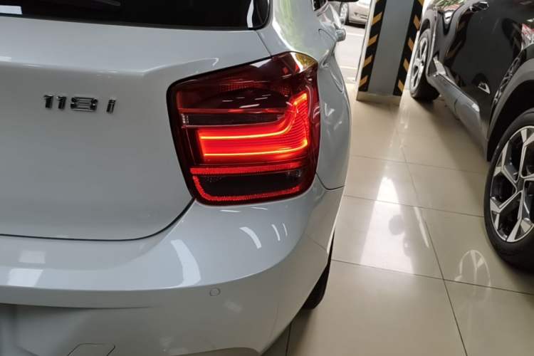 Used BMW 1 Series 2013 Facelifted 118i Leading Edition Exterior 3
