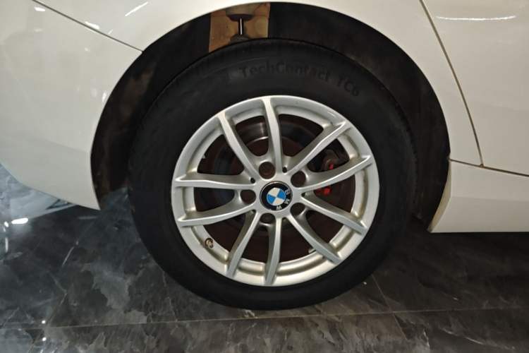 Used BMW 1 Series 2013 Facelifted 118i Leading Edition Exterior 5