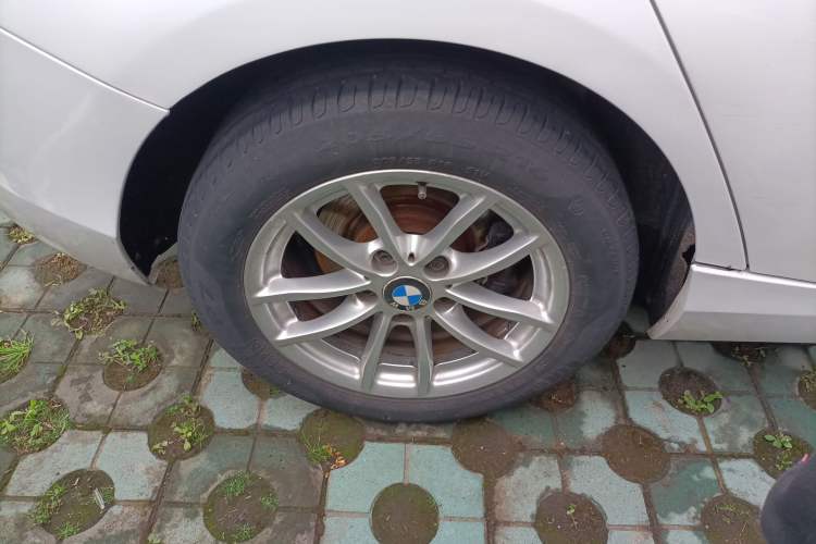 Used BMW 1 Series 2013 Facelifted 118i Leading Edition Exterior 5