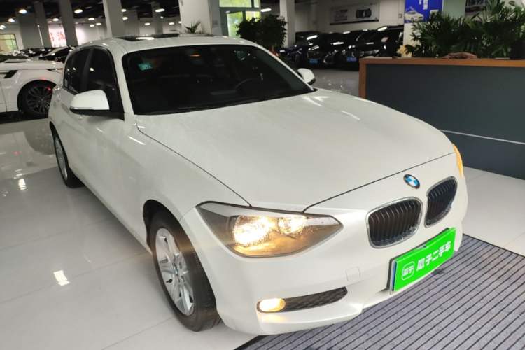 Used BMW 1 Series 2013 Revised 116i Leading Edition Front Right 45 Deg