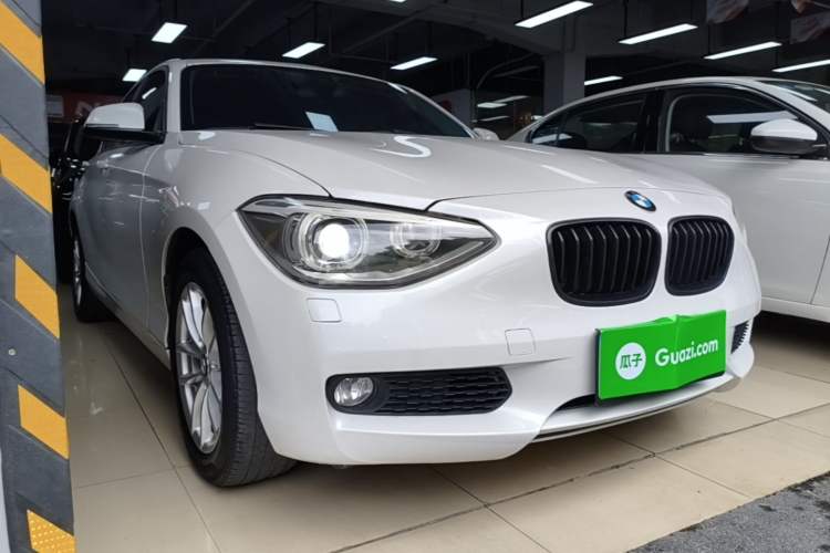 Used BMW 1 Series 2013 Facelifted 118i Leading Edition Front Right 45 Deg
