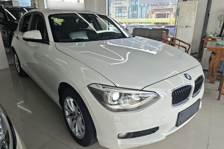 Used BMW 1 Series 2013 Facelifted 118i Leading Edition Front Right 45 Deg