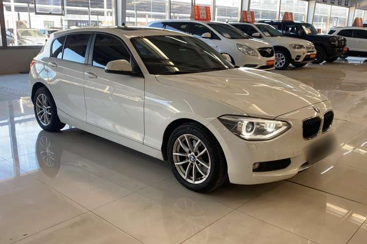 Used BMW 1 Series 2013 Facelifted 118i Leading Edition Front Right 45 Deg