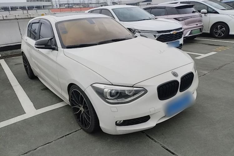 Used BMW 1 Series 2013 Facelifted 118i Leading Edition Front Right 45 Deg