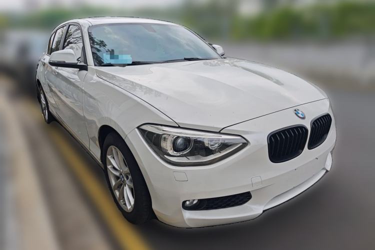Used BMW 1 Series 2013 Facelifted 118i Leading Edition Front Right 45 Deg