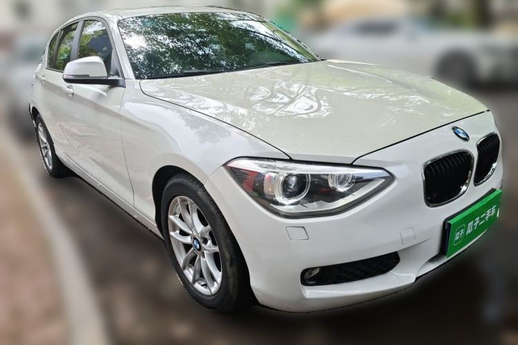 Used BMW 1 Series 2013 Facelifted 118i Leading Edition Front Right 45 Deg