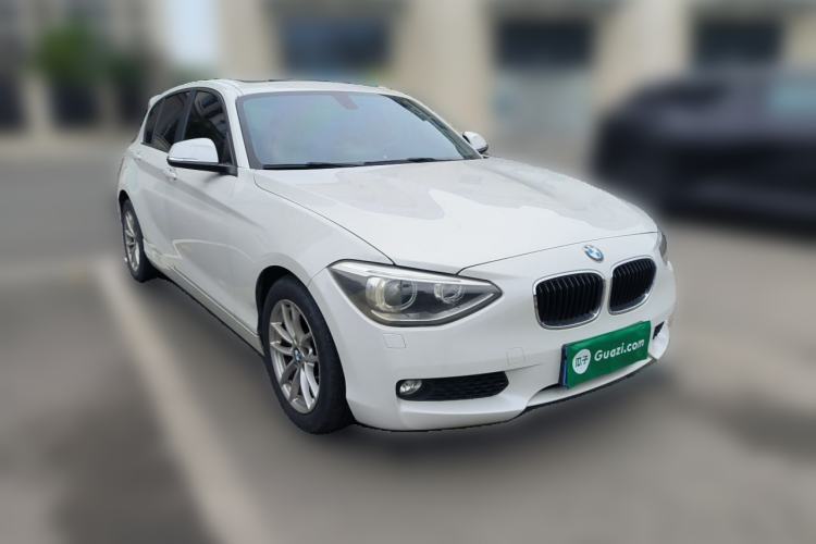 Used BMW 1 Series 2013 Facelifted 118i Leading Edition Front Right 45 Deg