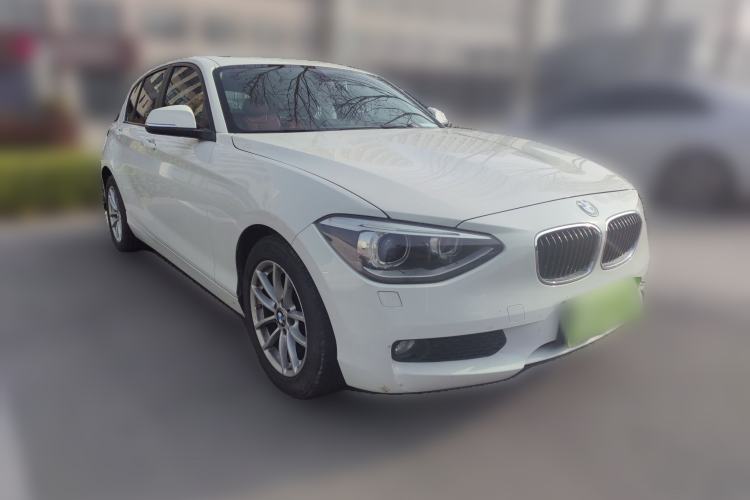 Used BMW 1 Series 2013 Facelifted 118i Leading Edition Front Right 45 Deg