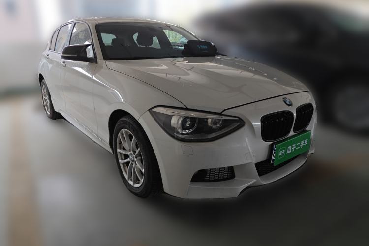 Used BMW 1 Series 2013 Facelifted 118i Leading Edition Front Right 45 Deg